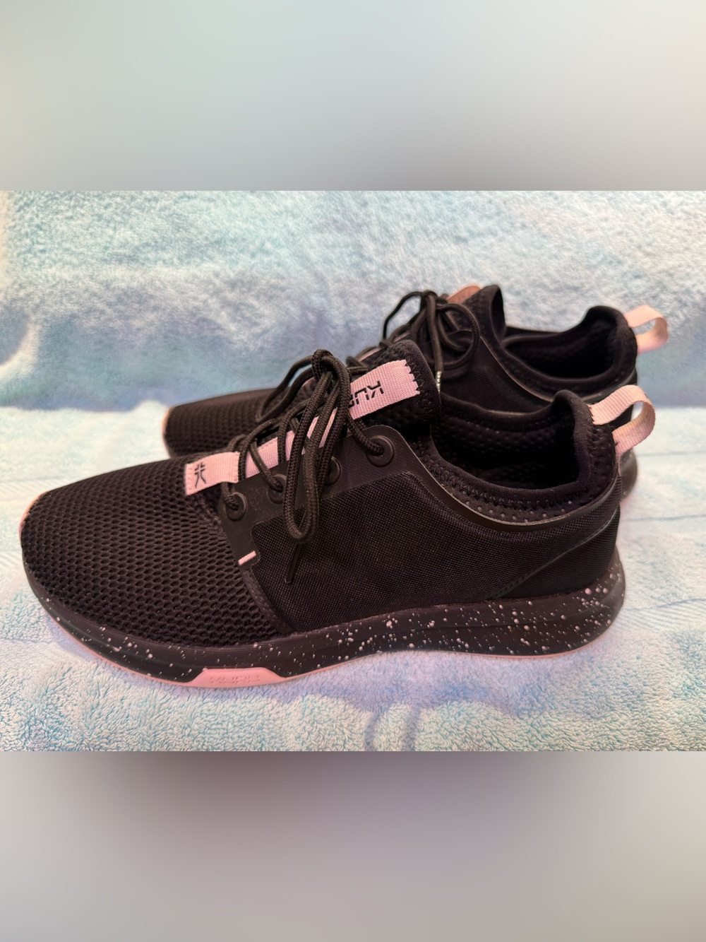 KURU Atom Black Sneakers with Pink Accents and Speckled Midsole